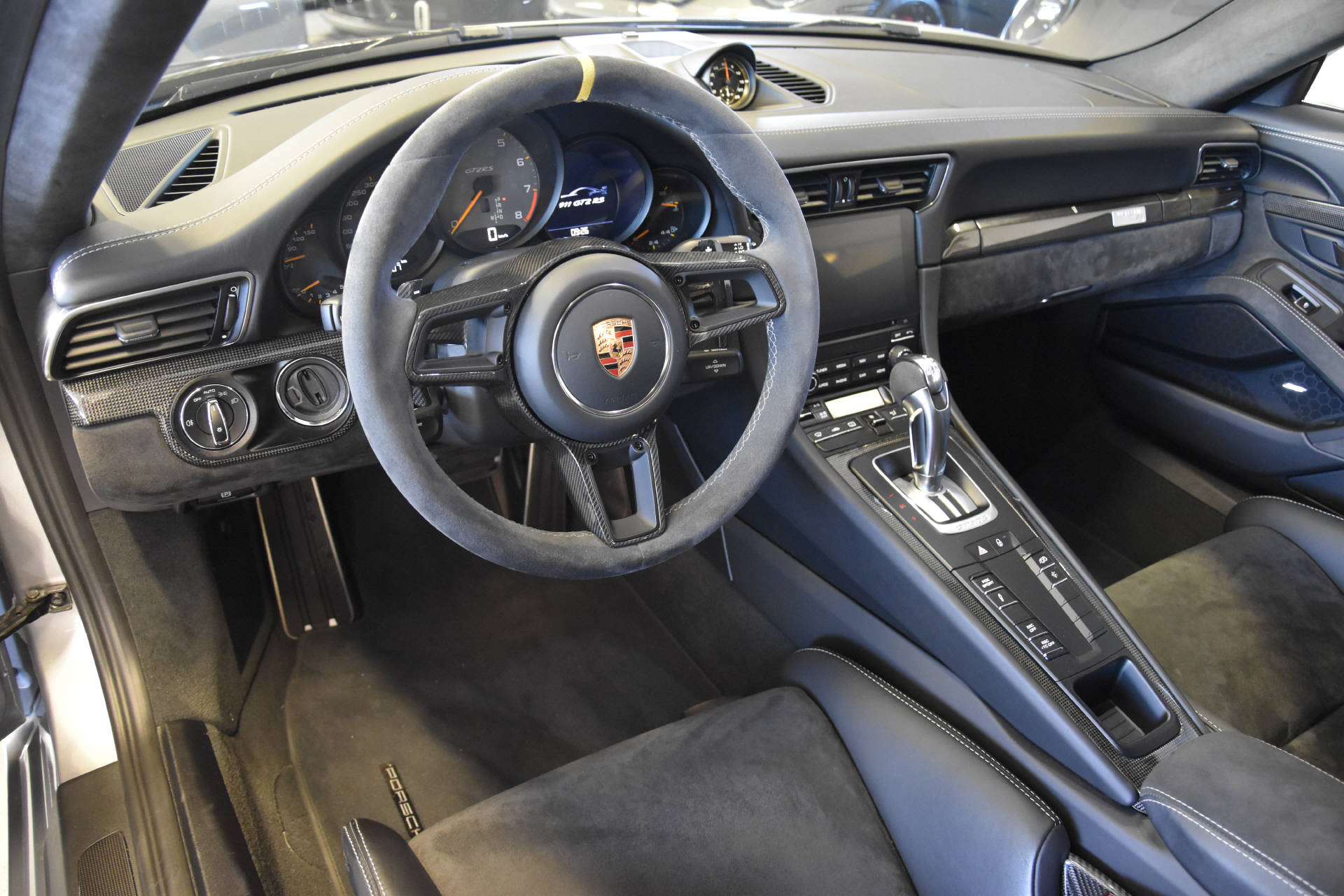 Car Image 9