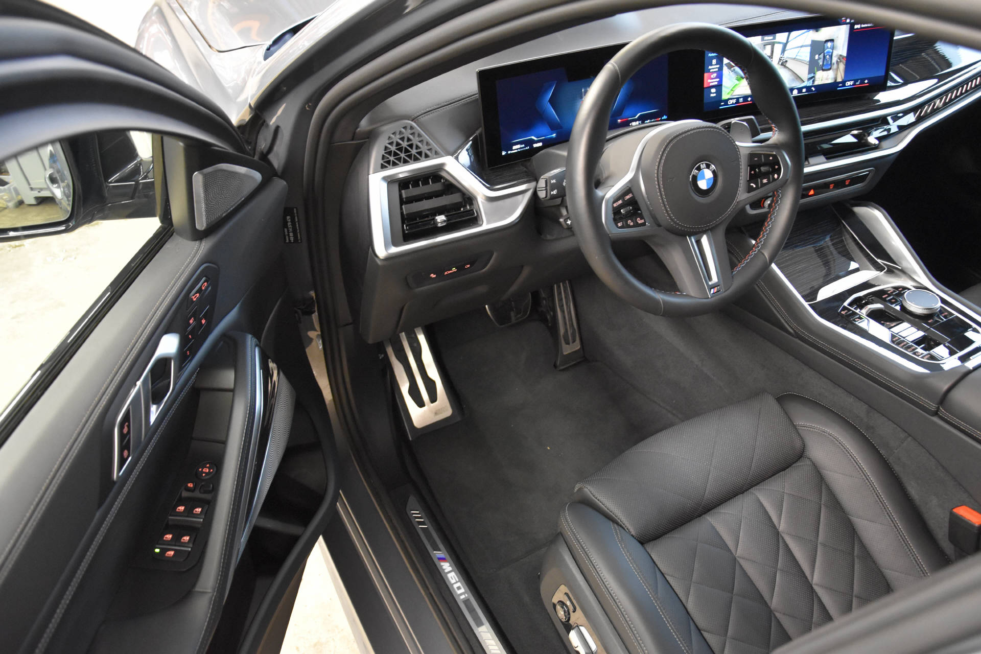 Car Image 9