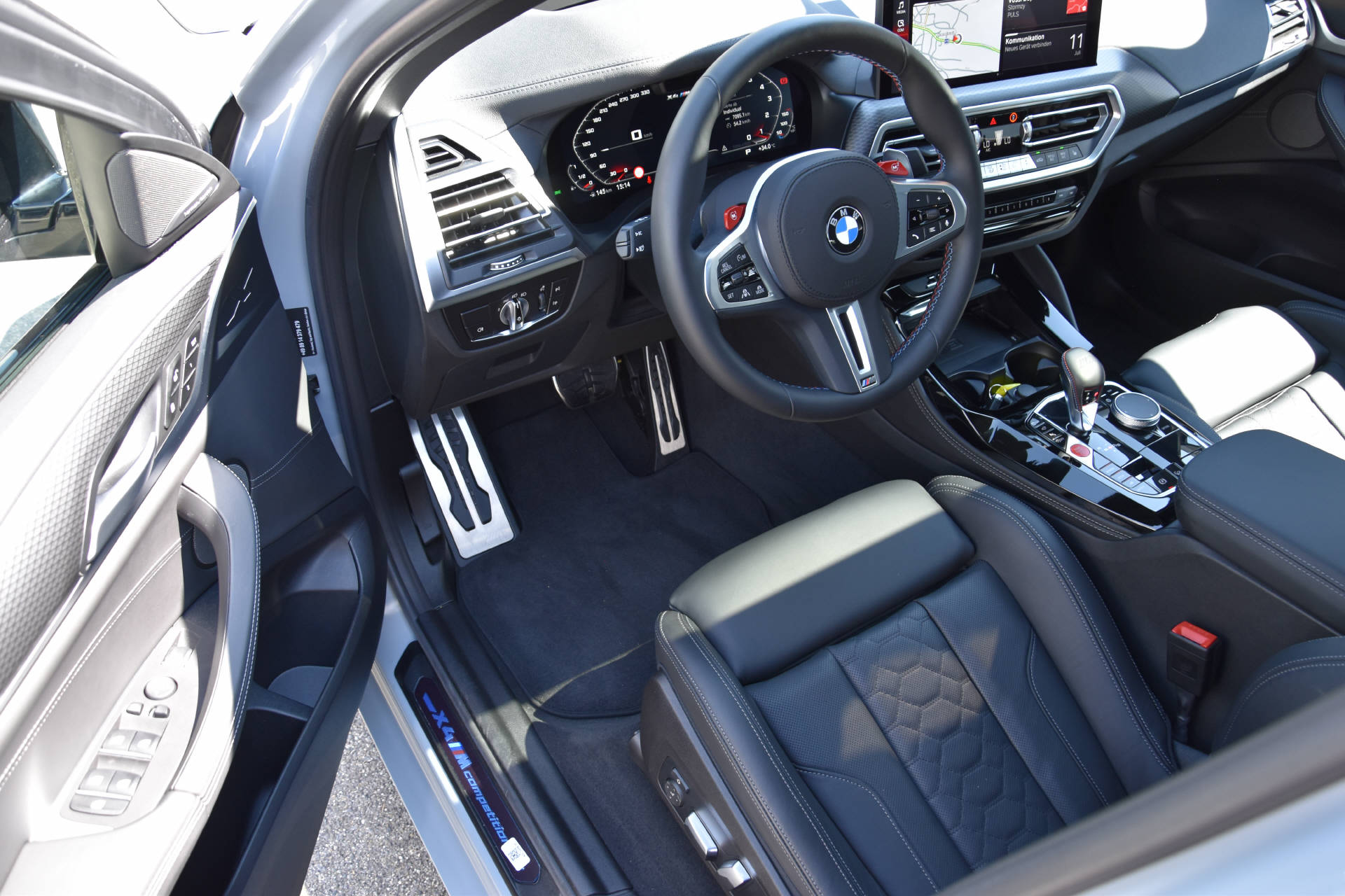 Car Image 9